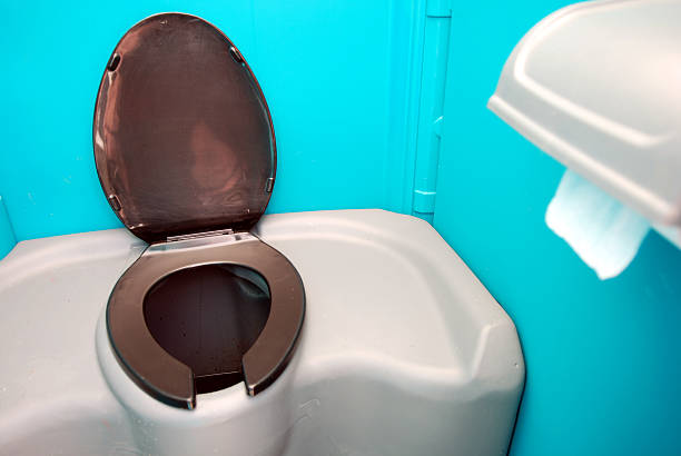 Best Portable restroom trailer rental  in Barrington, IL